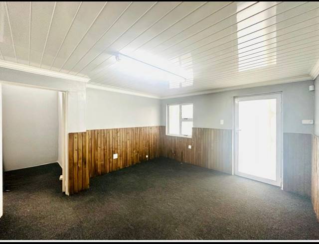 261M² OFFICE FOR SALE IN BEREA